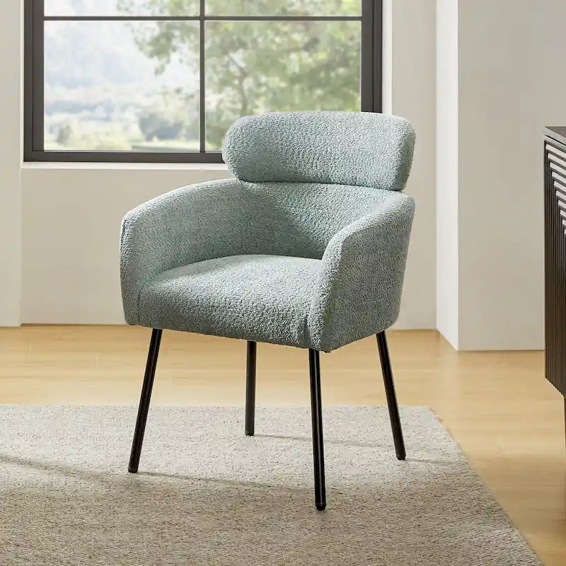Chaise de salle à manger moderne Amos en bouclette avec pieds réglables par HULALA HOME