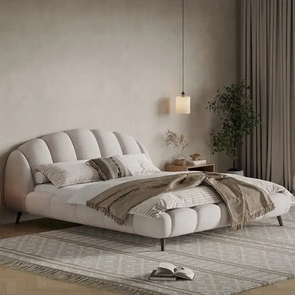 Lit plateforme King Size en chenille, design en forme de coquillage