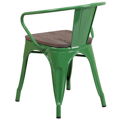 Chaise en métal avec assise et accoudoirs en bois
