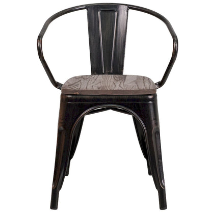 Chaise en métal avec assise et accoudoirs en bois