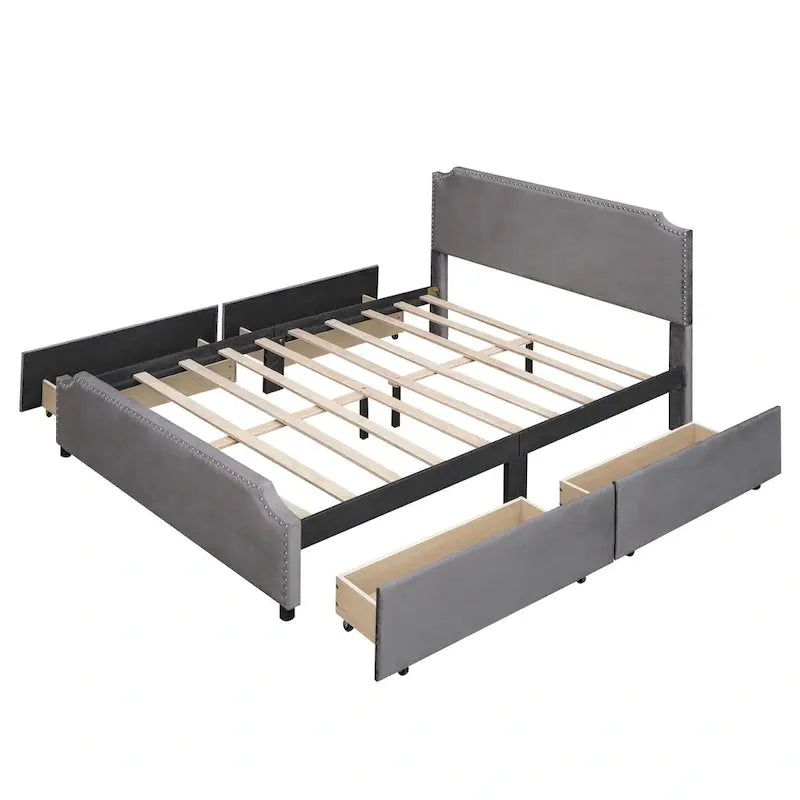 Lit plateforme capitonné avec tête et pied de lit à clous décoratifs et 4 tiroirs. Sommier non nécessaire. Revêtement en velours.