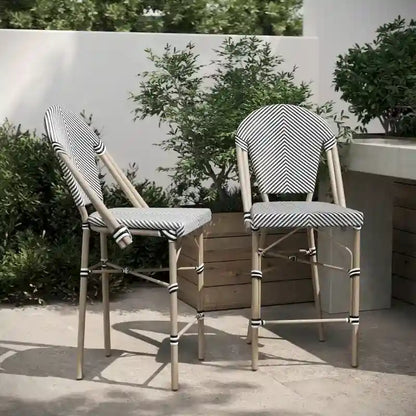 Lot de 2 chaises de bistro empilables avec structure en métal et assise en PE