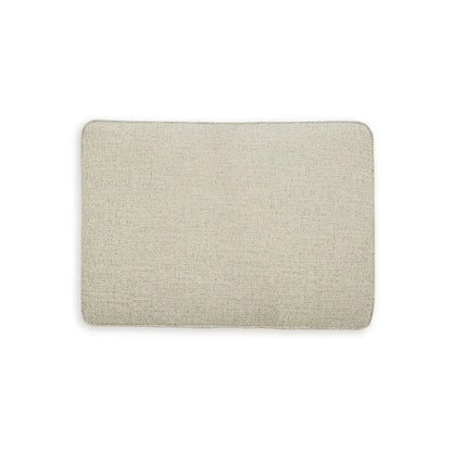 Pouf surdimensionné en pierre, une création exclusive d'Ashley Soletren