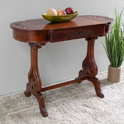Table à écrire Windsor sculptée avec tiroirs