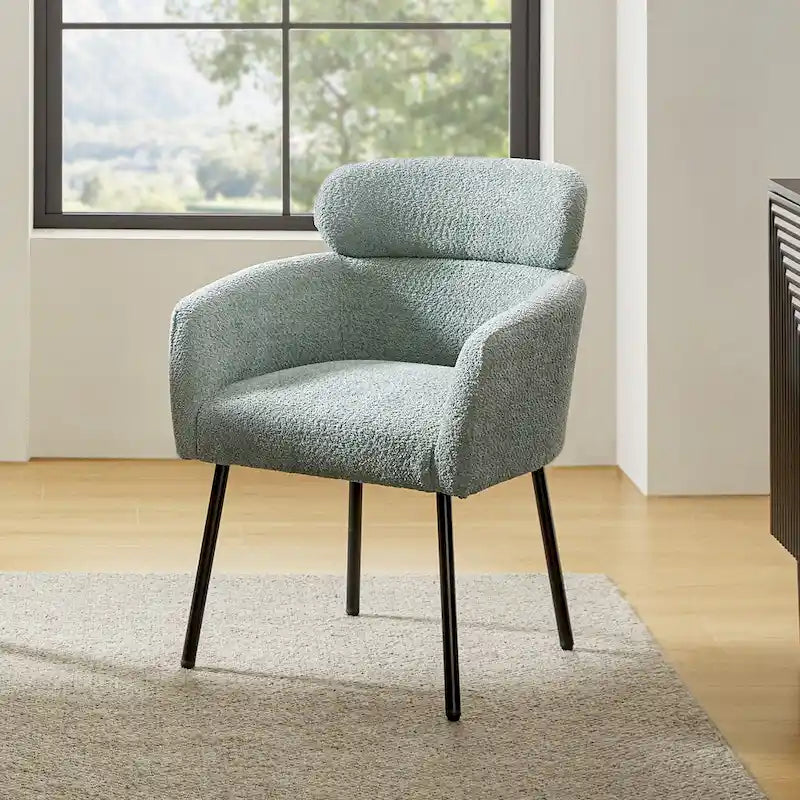 Chaise de salle à manger moderne Amos en bouclette avec pieds réglables par HULALA HOME