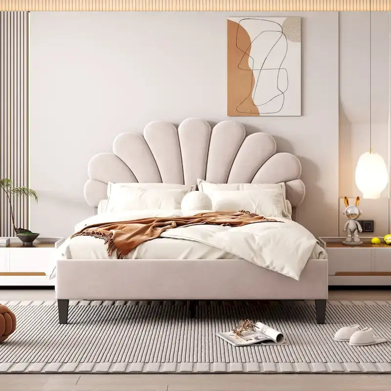 Lit plateforme capitonné avec tête de lit en velours à motif floral
