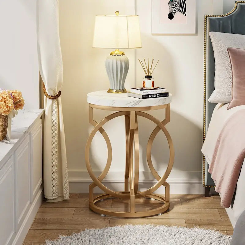 Table d'appoint dorée, table ronde avec plateau en imitation marbre