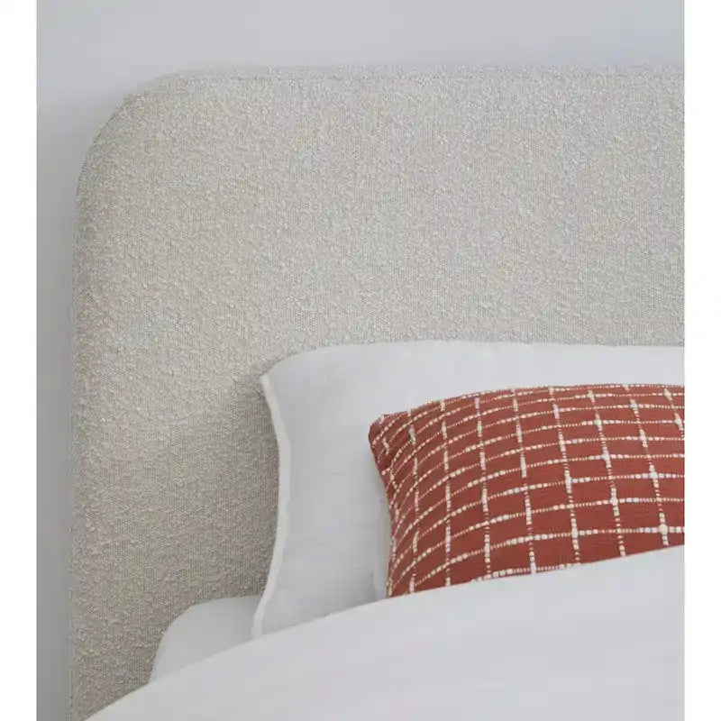 Lit plateforme capitonné blanc cassé en tissu ricotta bouclé