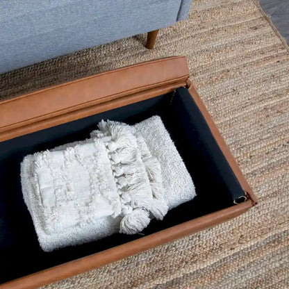 Banc rembourré Atley avec rangement et pieds en bois massif