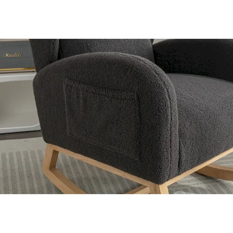 Fauteuil à bascule en tissu Teddy avec pieds en bois pour salon