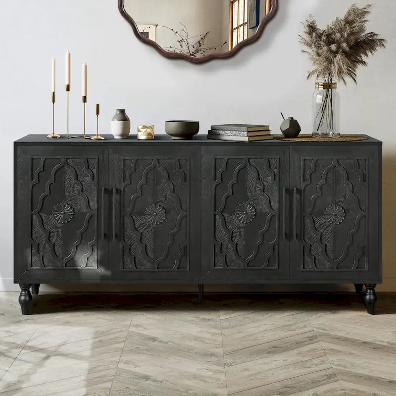 Grand meuble de rangement avec porte à motif floral sculpté et poignée en métal