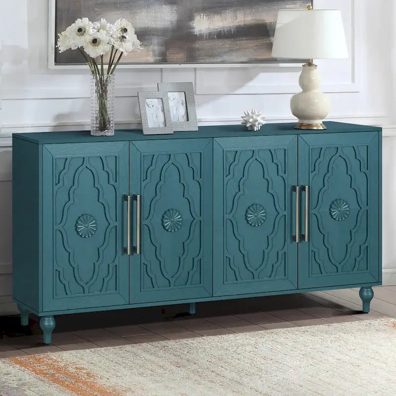 Grand meuble de rangement avec porte à motif floral sculpté et poignée en métal