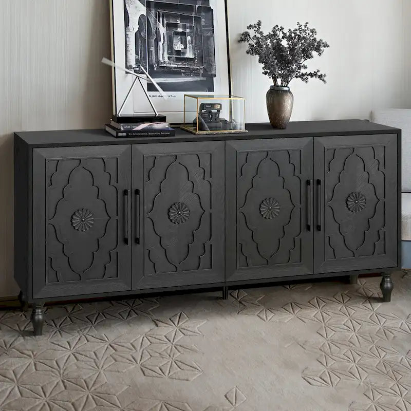 Grand meuble de rangement avec porte à motif floral sculpté et poignée en métal