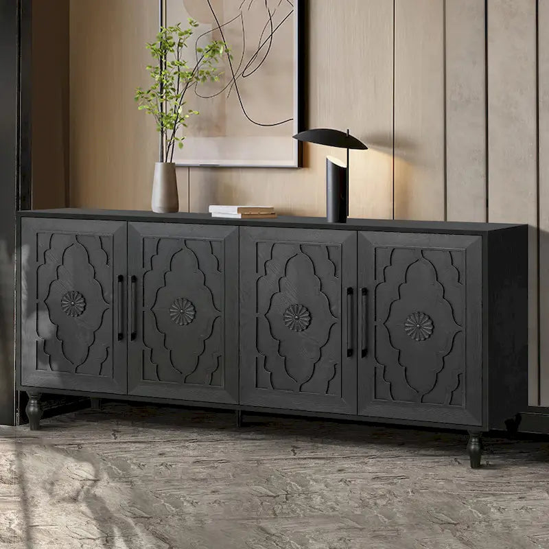 Grand meuble de rangement avec porte à motif floral sculpté et poignée en métal