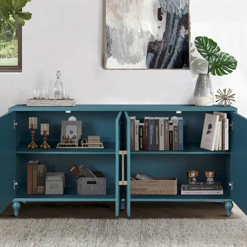 Grand meuble de rangement avec porte à motif floral sculpté et poignée en métal