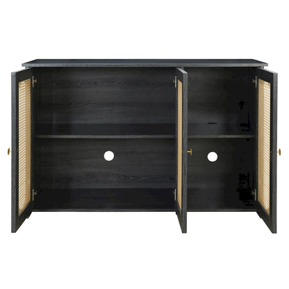 Buffet avec portes en rotin et poignées en métal, offrant un grand espace de rangement