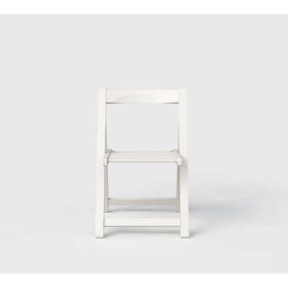 Ensemble de 2 chaises d'extérieur Stateside en bois résistant aux intempéries, pliables et compactes.