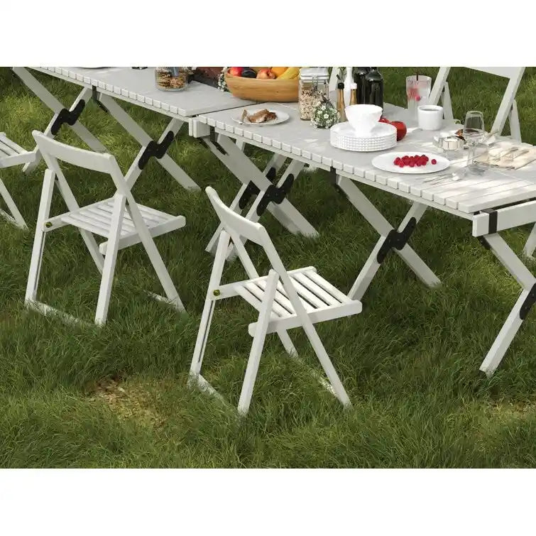 Ensemble de 2 chaises d'extérieur Stateside en bois résistant aux intempéries, pliables et compactes.